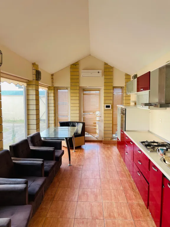 Уютный большой дом у моря