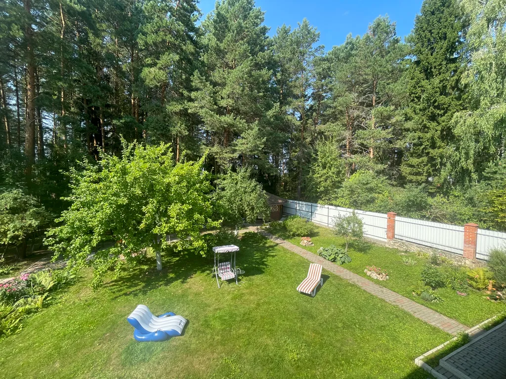 Таунхаус в окружении соснового леса