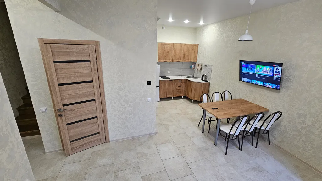 Семейное бунгало возле леса