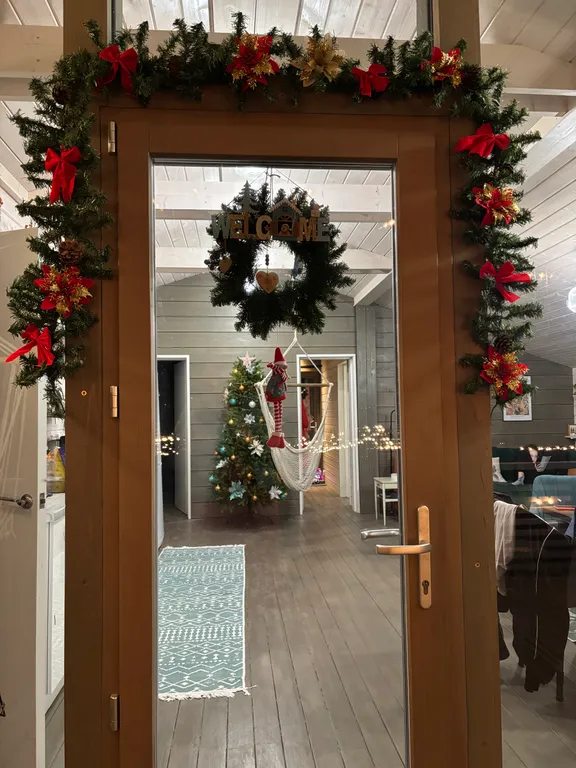 Коттедж Дом на прилесном участке в окружении реки — Горки