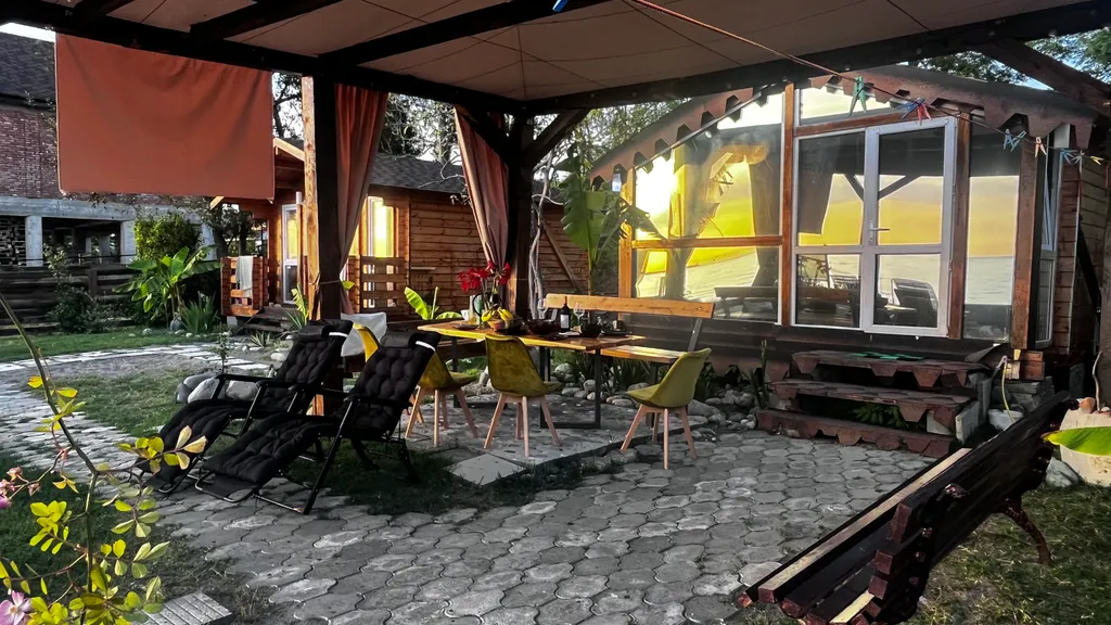 Коттедж Коттедж Бунгало на первой линии моря — Сухум