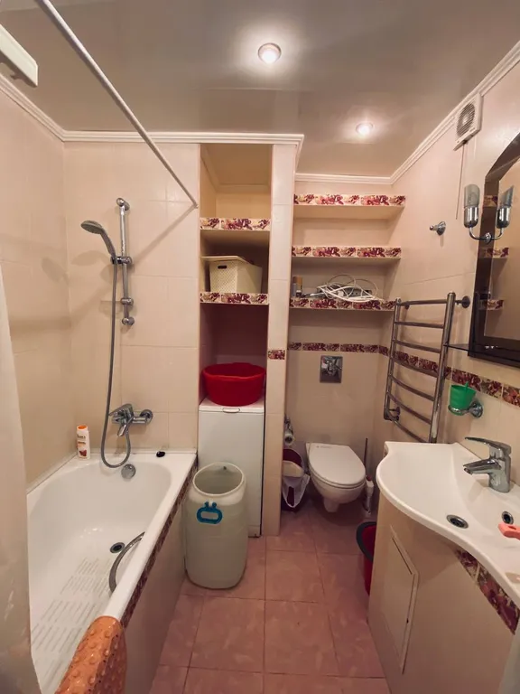 1-кв, ул. Бакинах Комиссаров 12