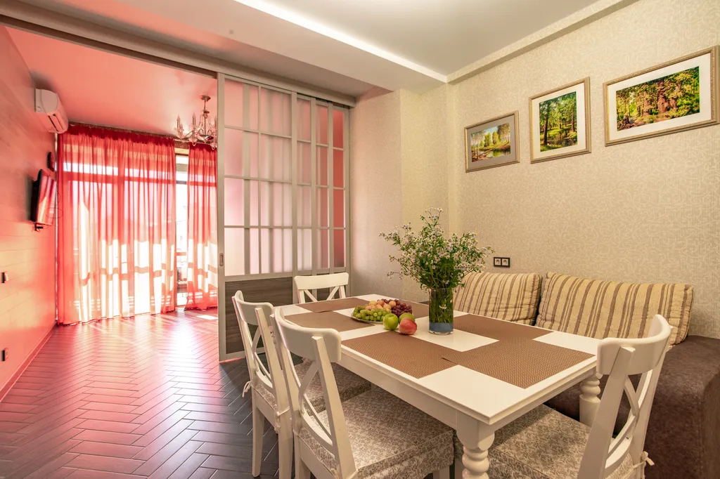 Апартамент с балконом и видом на горы №6