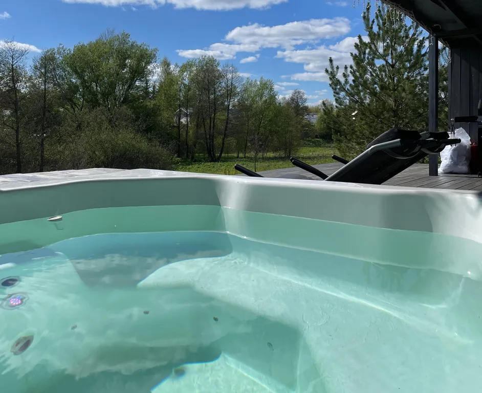 Эко-дом с горячей джакузи и профессиональным грилем на террасе