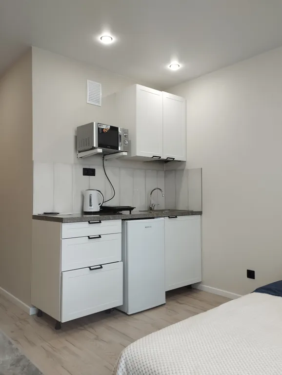 Студия с философским видом на жизнь