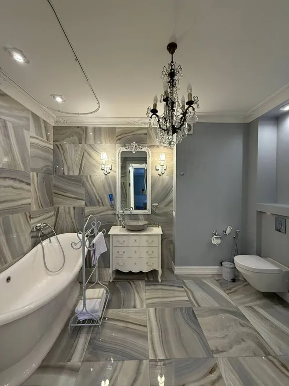 Квартира с видом на горы, город и храм Святого Георгия от Juls Apart