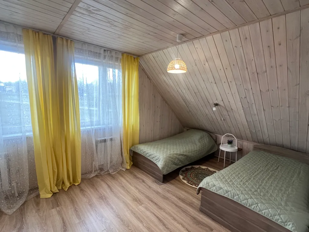 Двухэтажный дом с видом на Галичское озеро