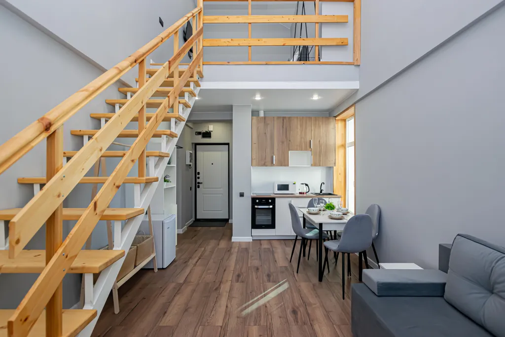 Уютная двухуровневая студия у цирка