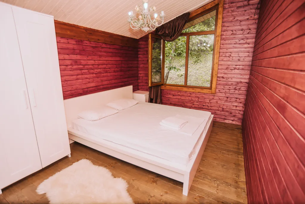 Домик в горах по дороге на Рицу