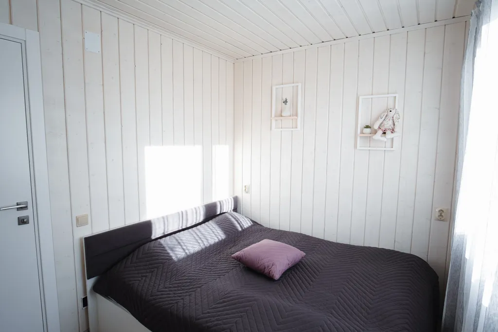 Коттедж Дом Barn house в хвойном лесу — Половина