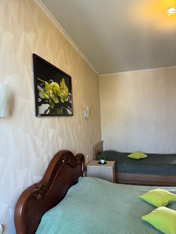 Большая 3-комнатная квартира в самом центре на площади