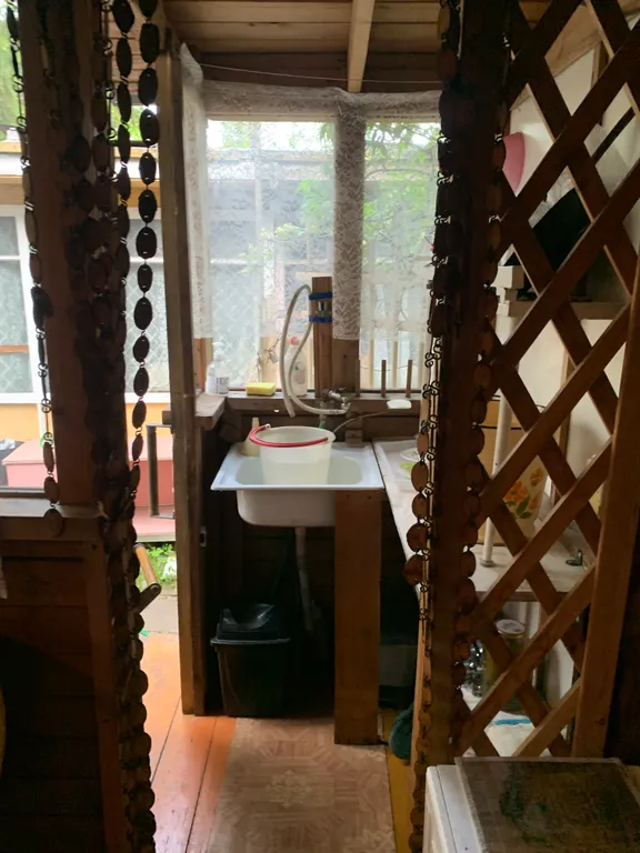 Живописный дом на природе недалеко от города