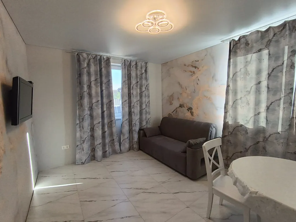 Коттедж Уютный дом в пригороде — Красный