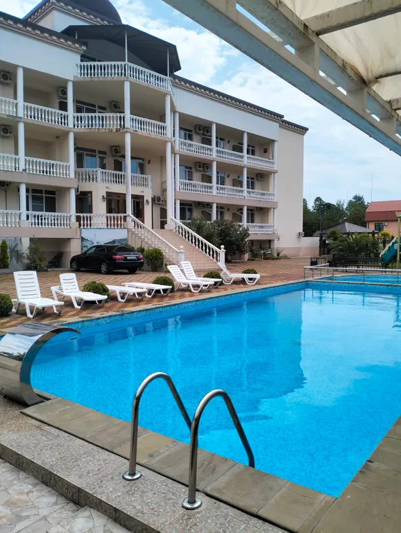 Уютная квартира с бассейном