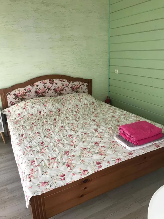 Дом с тремя апартаментами с видом на горы и море