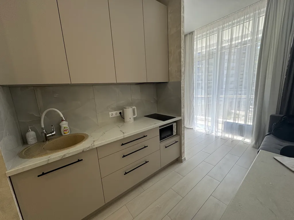 Студия 90 с видом на море