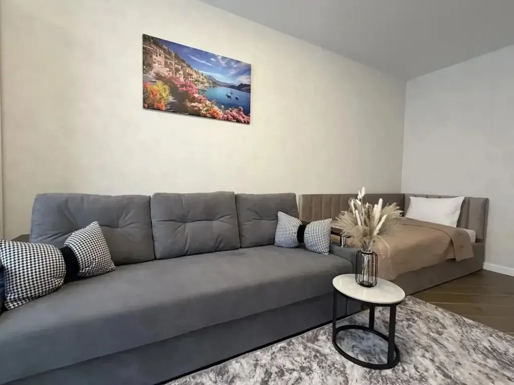 Современная 2-я квартира в районе ГМР