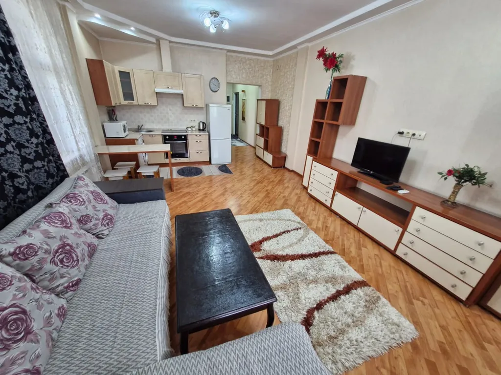 Квартира Двухкомнатная квартира в Золотом квадрате — Алматы