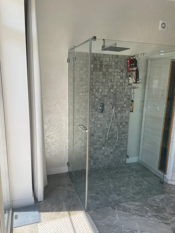 Уютный современный и стильный дом инфракрасной сауной и джакузи