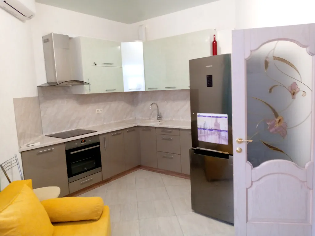 Уютная евродвушка с двумя балконами и евроремонтом