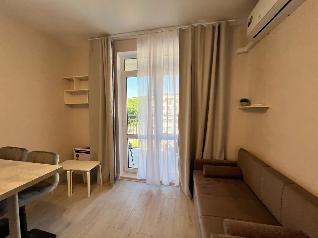 Видовая студия с посудомоечной машиной и духовкой