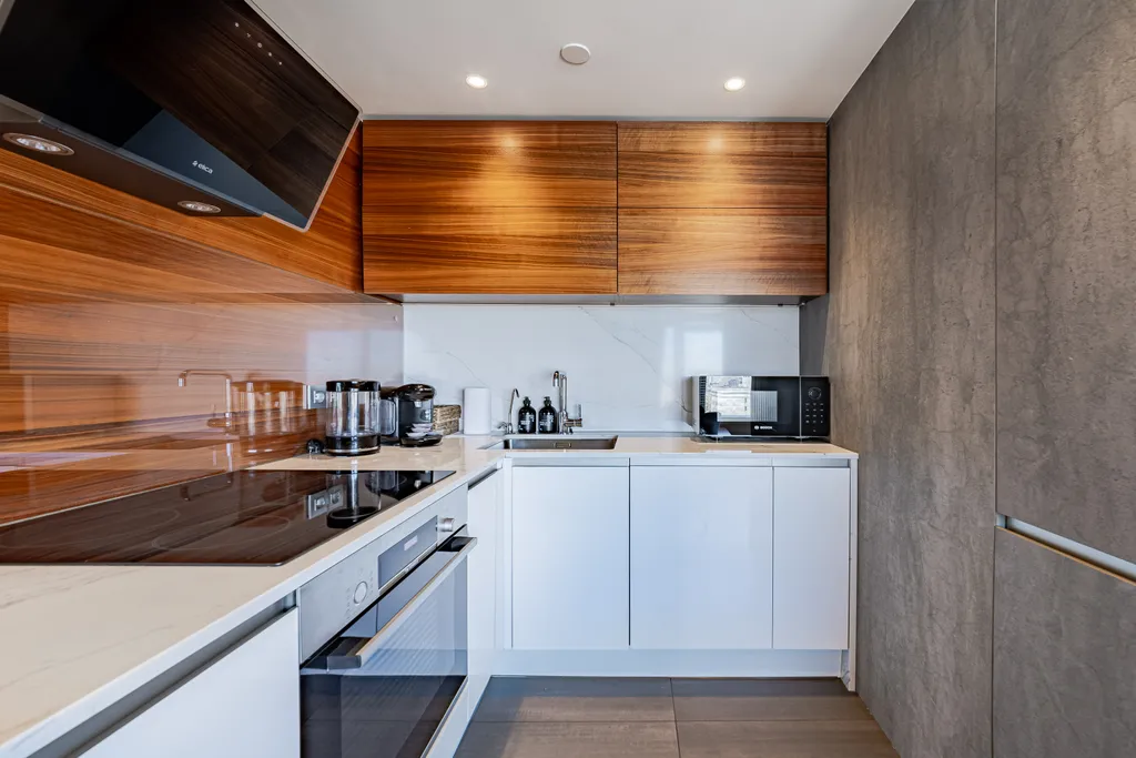 Двухуровневые апартаменты Смарт Хост с проектором и PS4