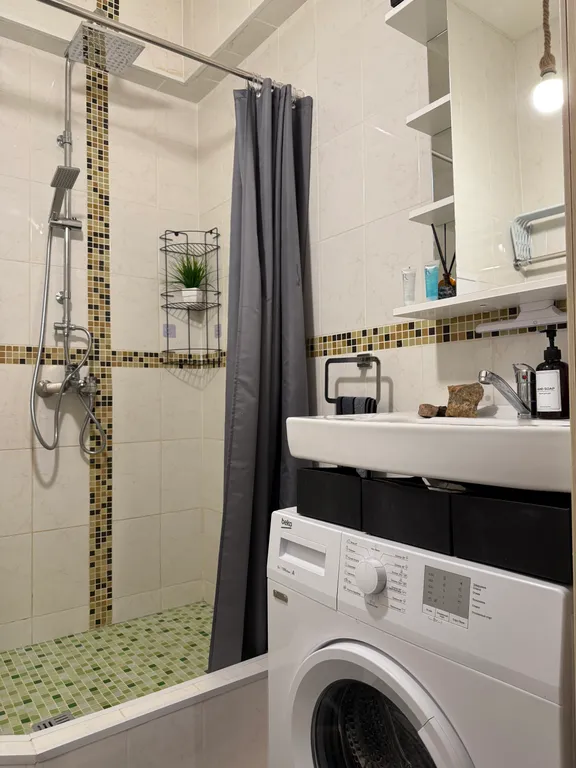 Уютная студия с дизайнерским ремонтом