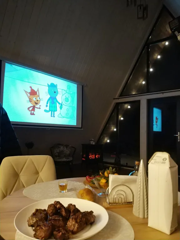 А-фрейм с чаном у леса