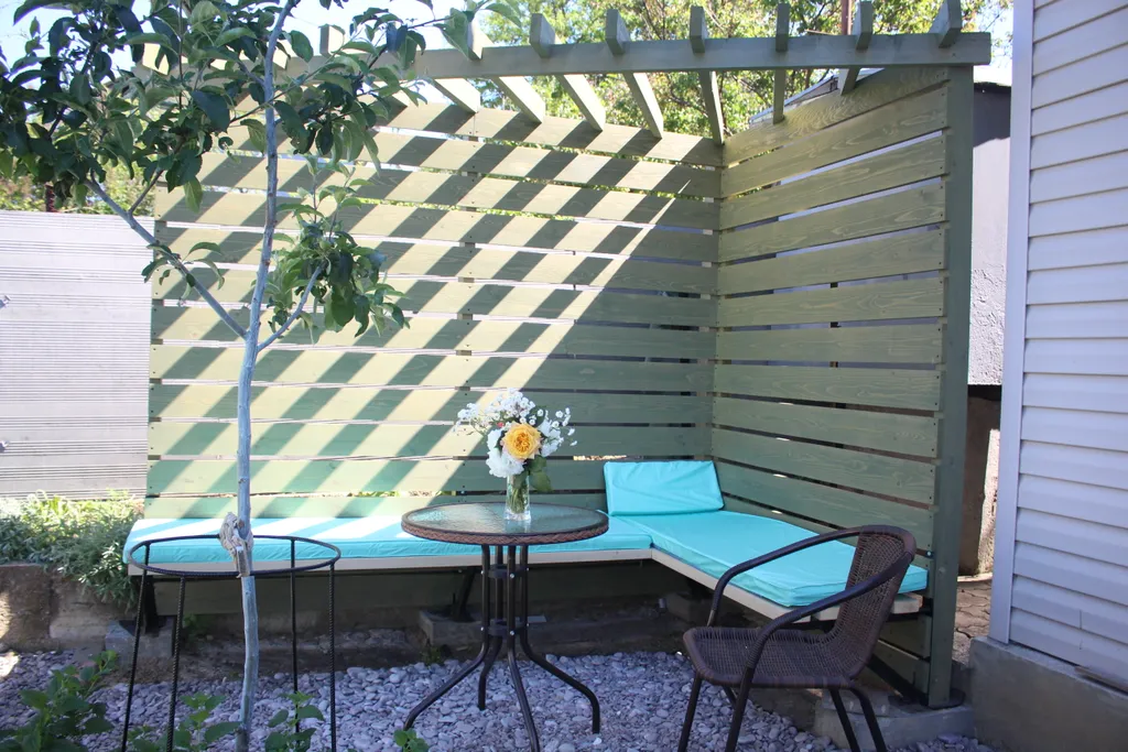 Дачный зелёный домик в Орджоникидзе