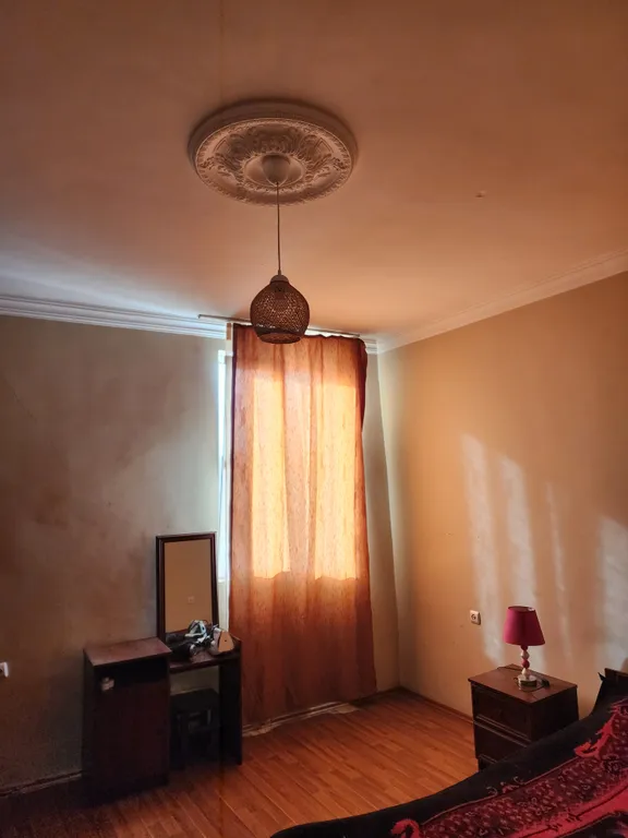 Второй этаж частного дома с балконом