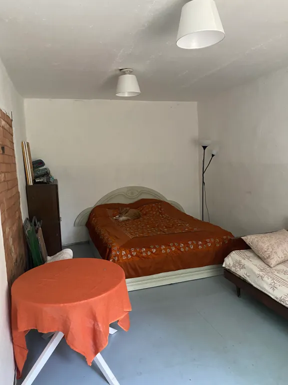 Дом на живописном берегу реки в деревне Пачеболка