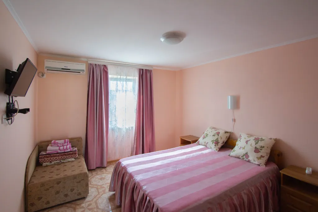 Квартира Комната — аренда посуточно в Оленевка