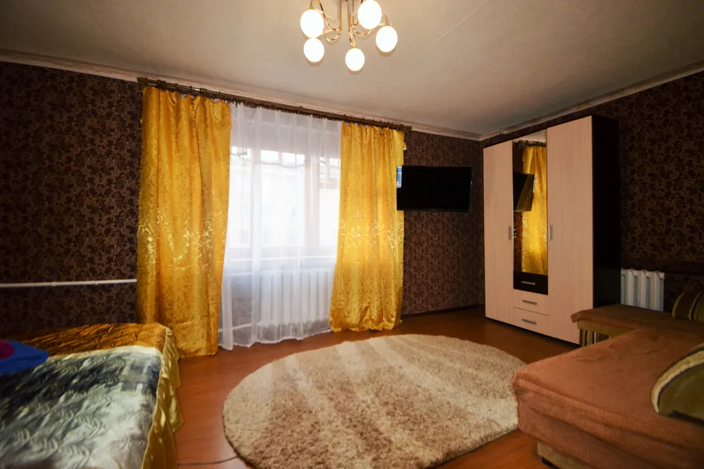 Однокомнатная квартира возле центральной библиотеки, ресторана Кружка