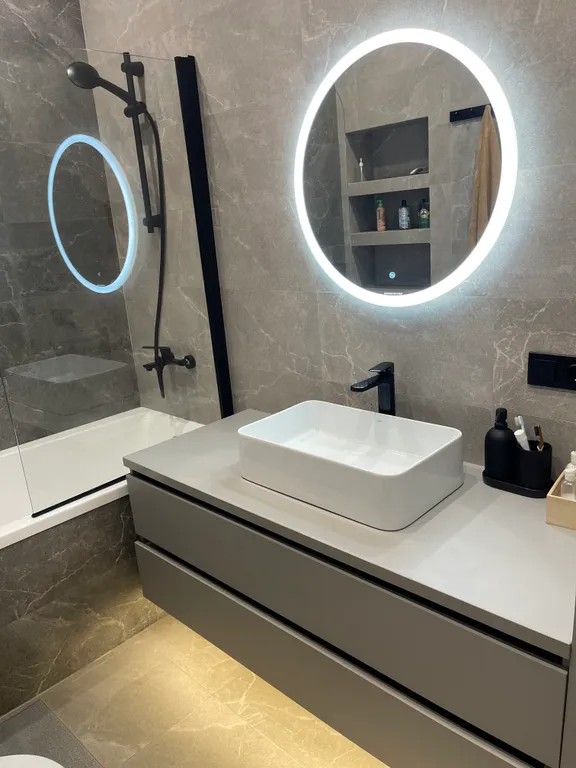 Современная квартира на берегу моря