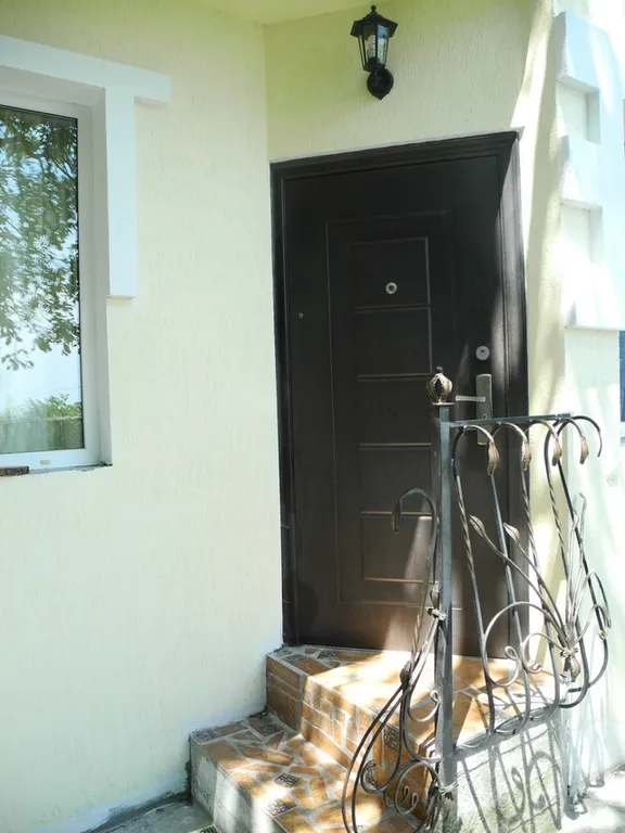 Дом в ближайшем пригороде Ялты