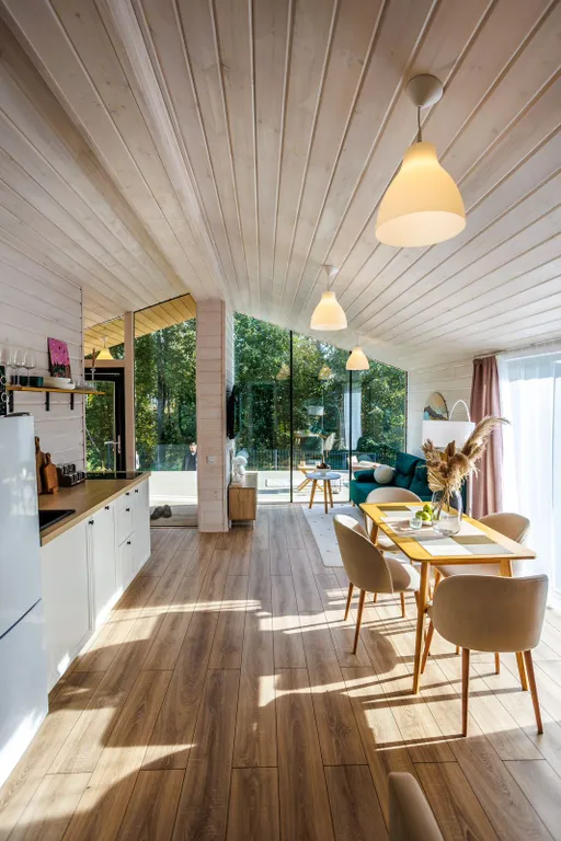 Дом Мая у озера с баней на дровах