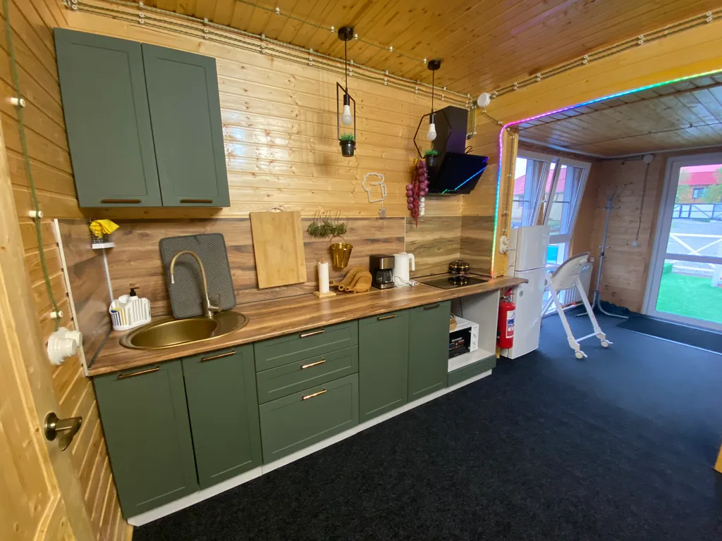 Домик с бассейном ААГ