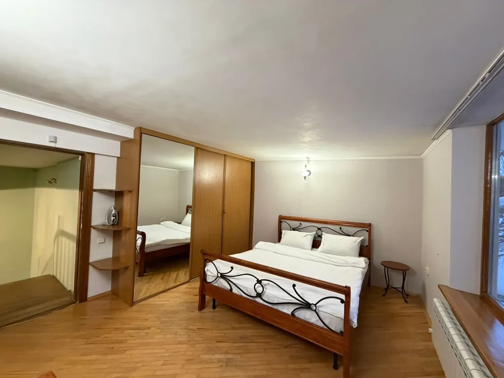 Дом в парке