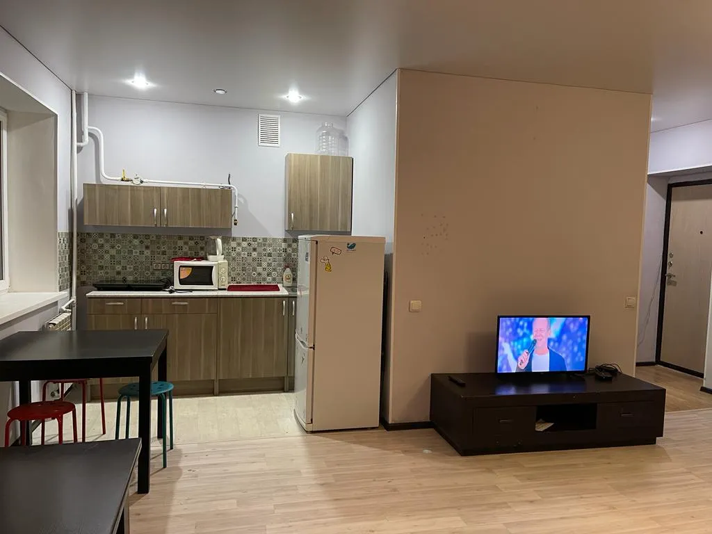 Уютная студия, после ремонта на Вятской/Днепровском