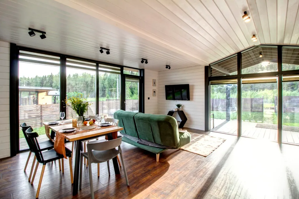 Уютный дoм с видом нa лес