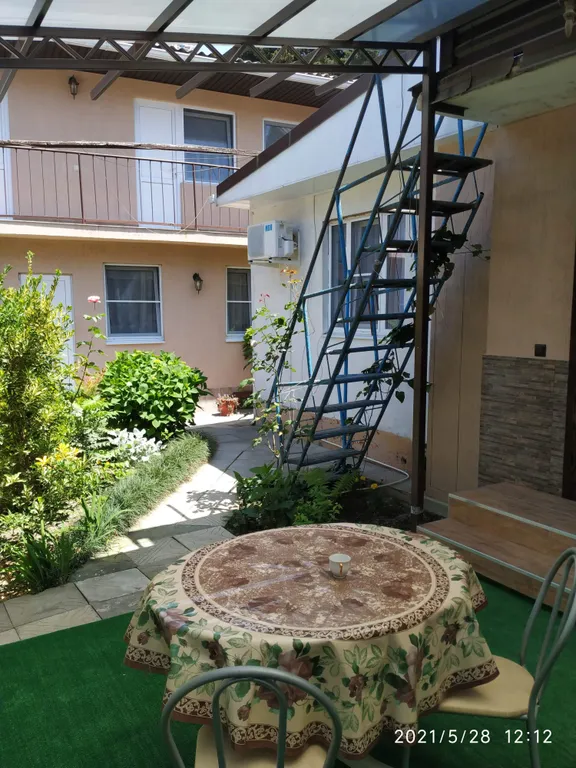 Квартира Квартира Четырёхместный номер стандарт с собственной мини кухней — Адлер