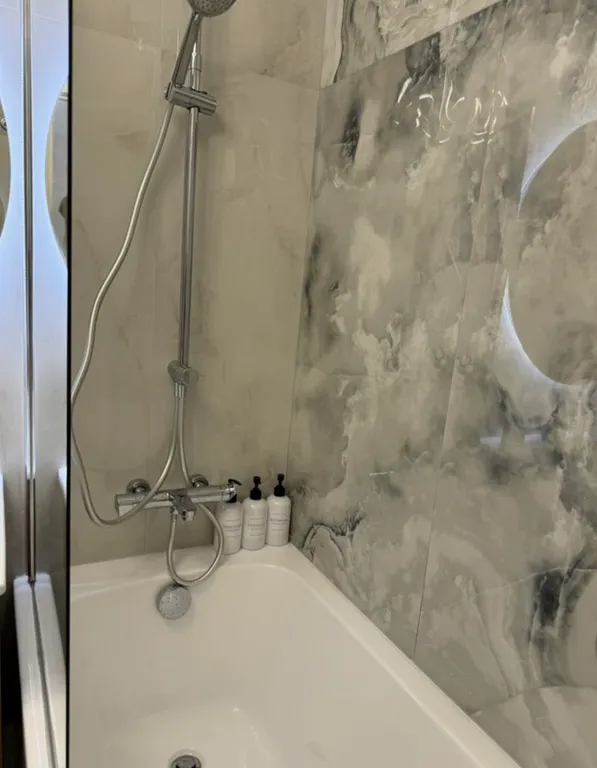 Большая, светлая трёхкомнатная квартира