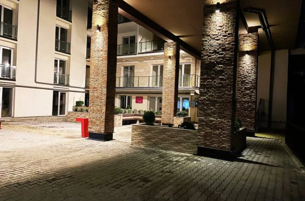 Уютно и стильно в центре города, близко к старому Тбилиси