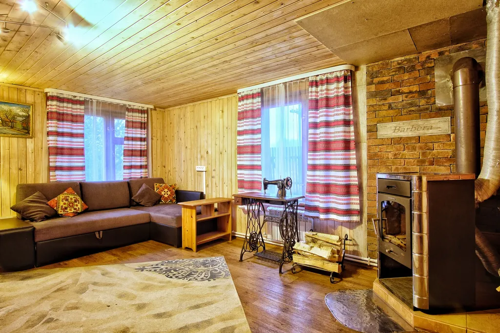 Шестиместный коттедж с тремя спальнями на берегу озера Селигер — аренда посуточно в Нижние Котицы (Селигер)