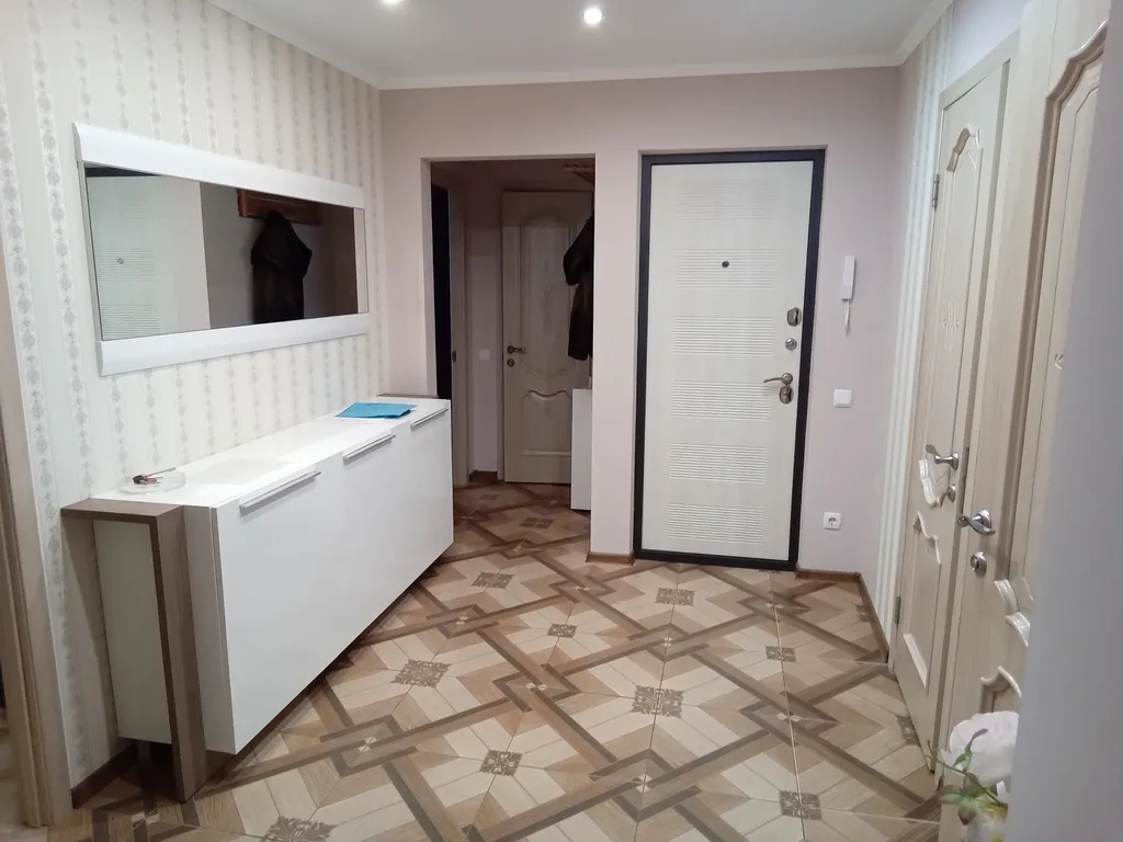 Просторная квартира центр города с видом на море и горы