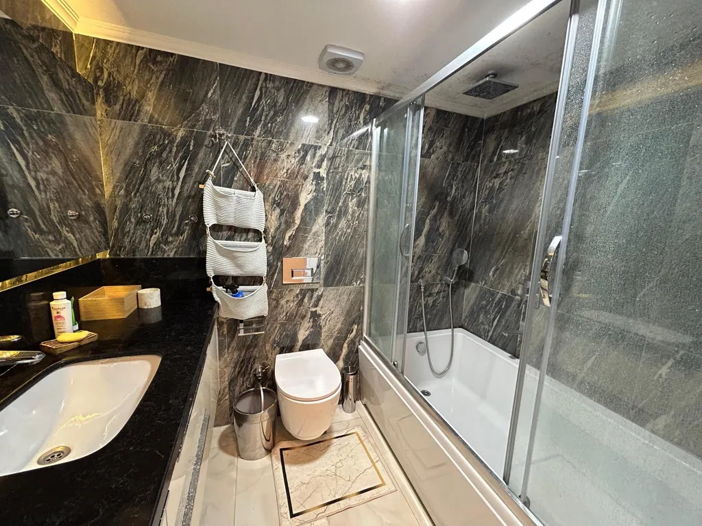 Около моря со своим пляжем