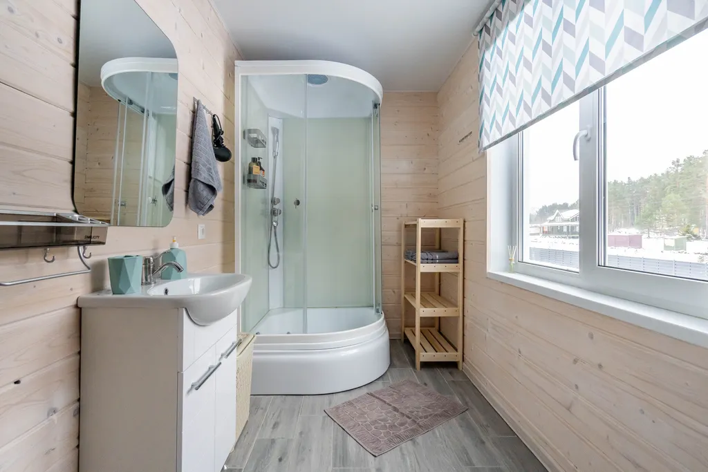 Коттедж Уютный просторный дом у лесного озера — Ларионово