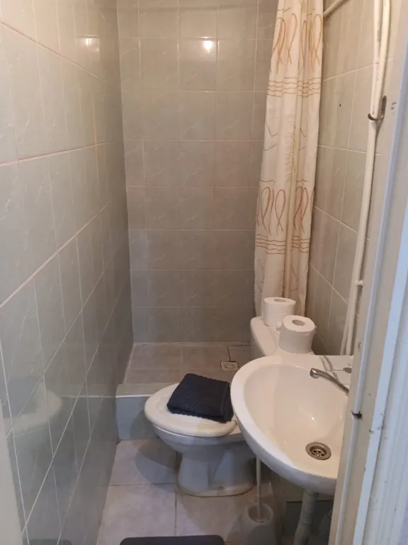 Квартира Квартира Двухкомнатный пятиместный семейный номер с удобствами — Адлер