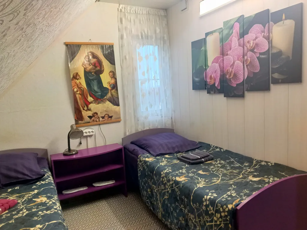 Коттедж Второй этаж двухэтажного дома со всеми удобствами — аренда посуточно в Волоколамск