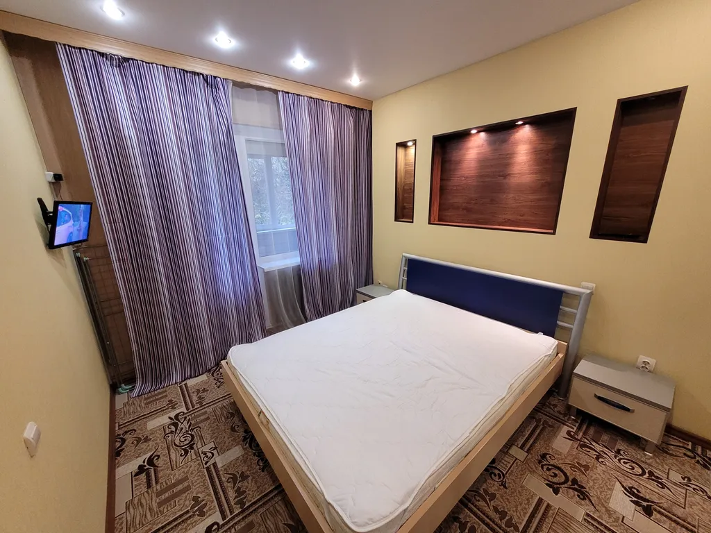 Студия с тремя спальнями, двумя с/у